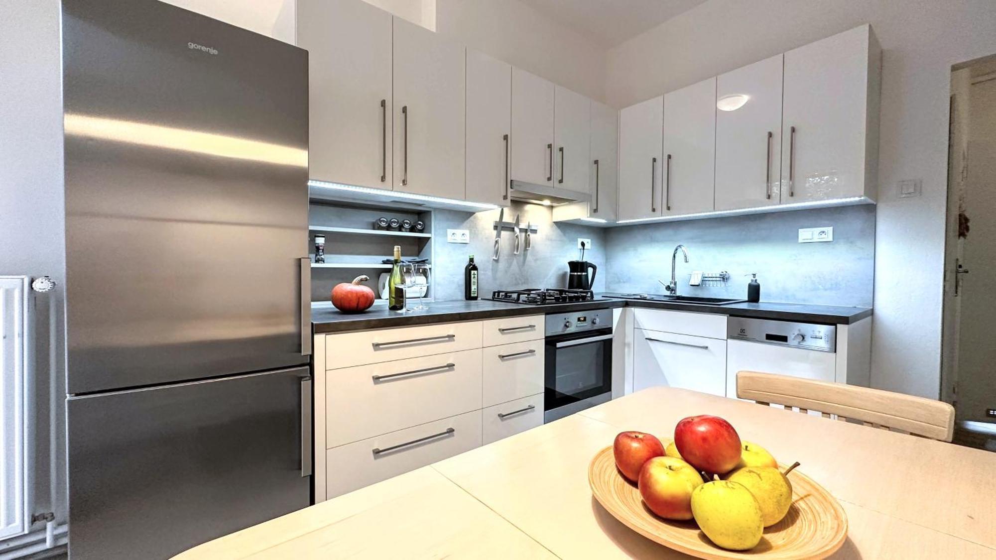 Apartman S Balkonem U Parku & 15 Minut Do Centra Brno Eksteriør bilde